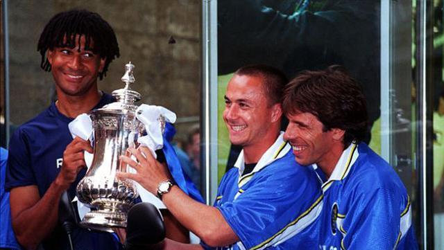 开云中国-关键时刻荷甲传出新动向，法兰克福防线松动，管理层表态：球迷炸锅，年轻球员得到机会