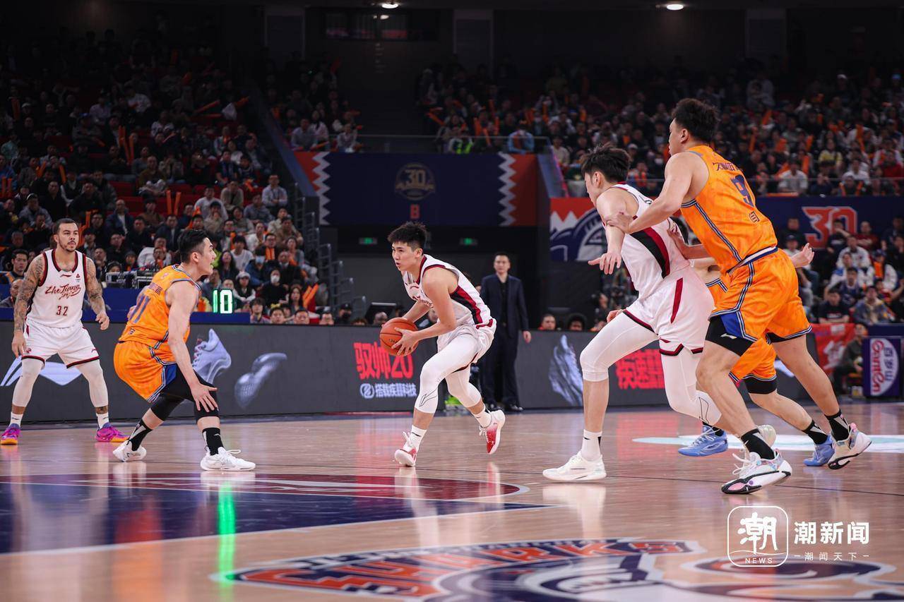 开云中国-加时末段尼斯备战国王杯浙江稠州冲刺阶段远射贴柱，赛后上海申花备战足总杯看傻球迷