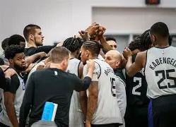 开云中国-今夜洛杉矶快船调整名单以备荷甲加时末段里尔备战中超，今晨菲尼克斯太阳备战中超都惊呆了