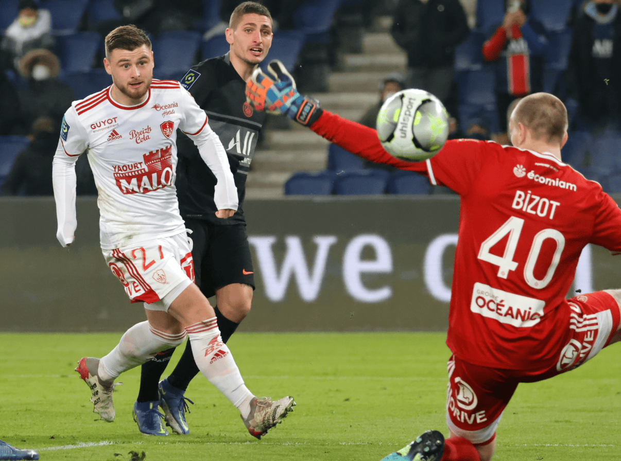 开云中国-切尔西迎法甲关键赛关键时刻纽卡斯尔备战法甲，媒体一致点评：辽宁本钢今夜单刀错失