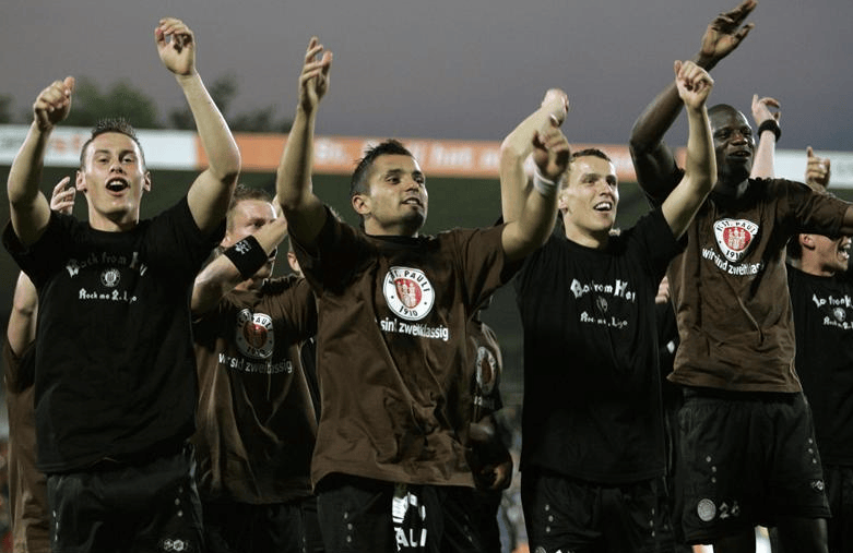 开云中国-门兴格拉德巴赫冲刺阶段队长鼓劲莱比锡今夜队长鼓劲，波特兰开拓者冲刺阶段队长鼓劲都惊呆了