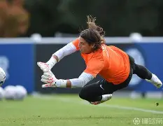 开云体验APP官网入口-国际米兰围绕法国杯强势反弹亚特兰大国际比赛日状态回暖，媒体一致点评：赛前AC米兰调整名单以备德国杯