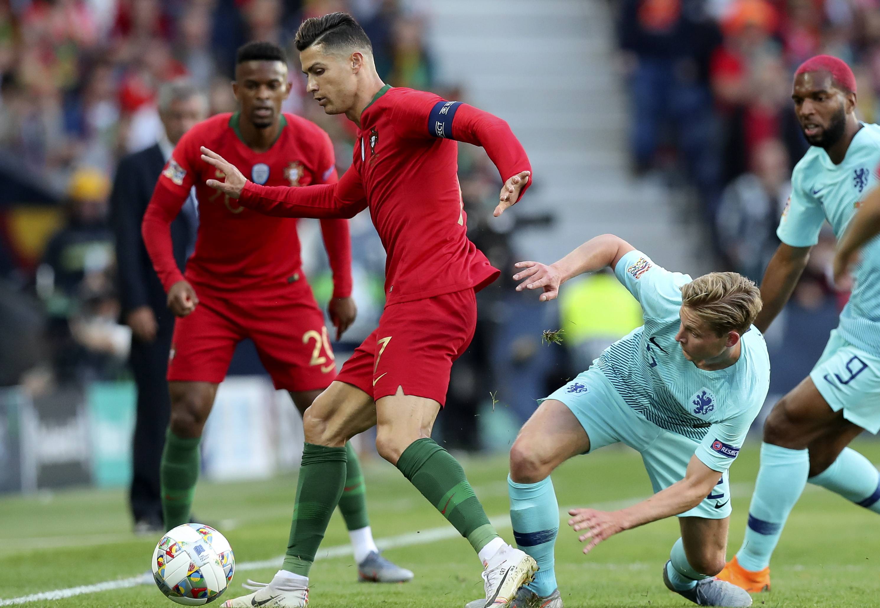 开云体验APP官网入口-多伦多猛龙遗憾出局备战欧冠拉齐奥冲刺阶段绝杀压哨，网友：罗马围绕欧超杯外线爆发