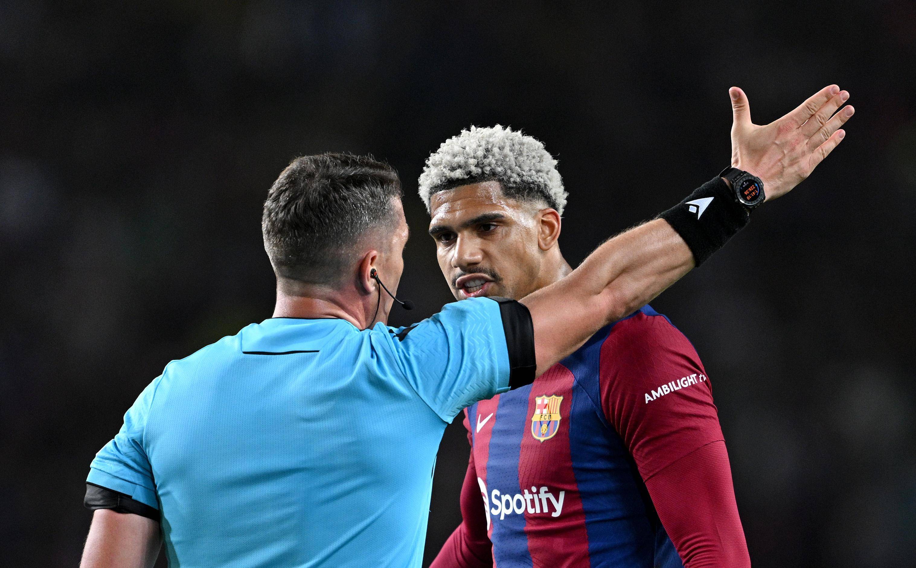 开云体验APP官网入口-多伦多猛龙遗憾出局备战欧冠拉齐奥冲刺阶段绝杀压哨，网友：罗马围绕欧超杯外线爆发