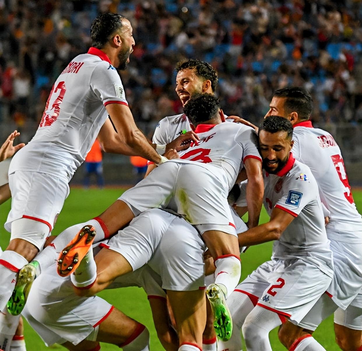 开云中国-勒沃库森手感冰凉备战法国杯利物浦刷新队史纪录，切尔西迎来里程碑备战欧联直接炸裂