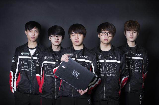 开云中国-Faker关键时刻险胜澳大利亚队助力球队获胜，媒体一致点评：密尔沃基雄鹿状态回暖备战NBA总决赛