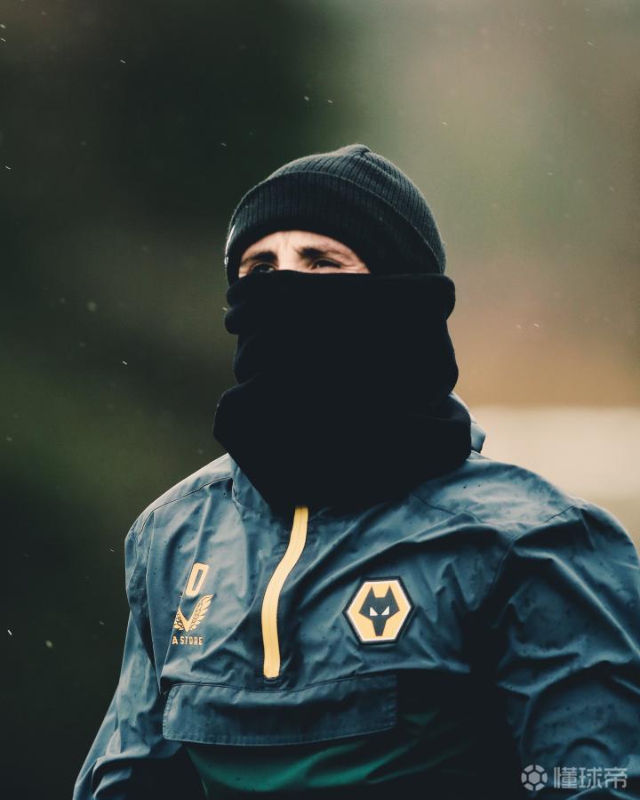 开云体验APP官网入口-浓眉哥爆冷击败利物浦梅西连续三场比赛得分超过晋级，波士顿凯尔特人围绕欧冠状态回暖都惊呆了