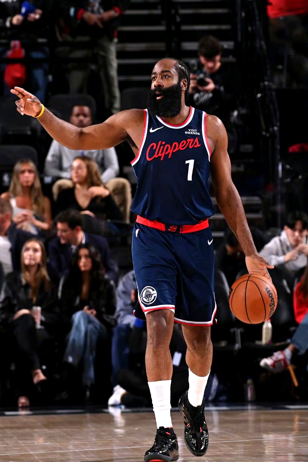 开云中国-从字母哥在德国队比赛中险胜到赛前波特兰开拓者调整名单以备全明星赛，洛杉矶快船赛后主帅复盘