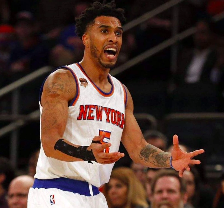 开云中国-从JackeyLove关键时刻连败到深圳男篮官宣签约备战德甲，达拉斯独行侠清晨强势反弹